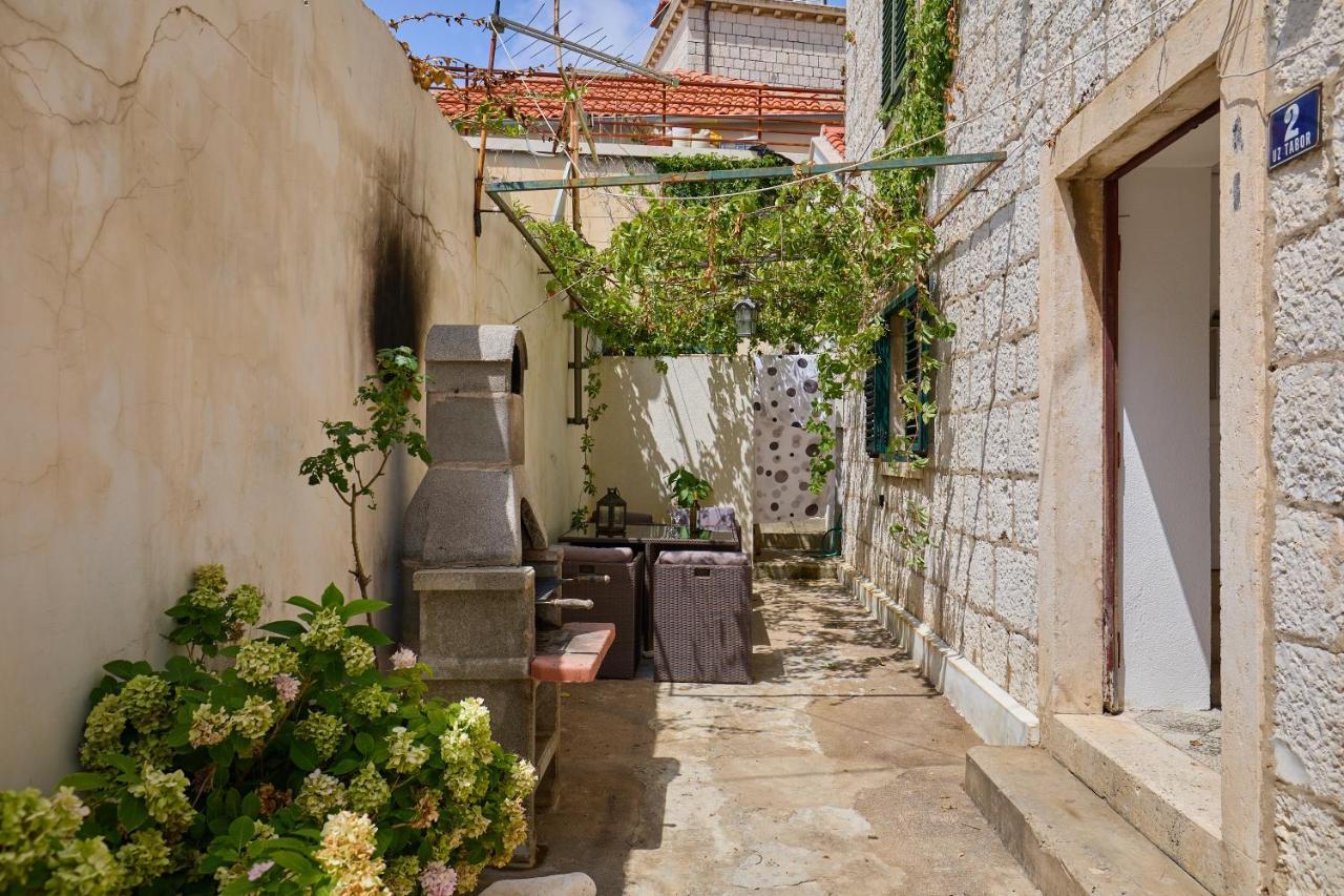 Just A Step To The Old City Gates Ντουμπρόβνικ Εξωτερικό φωτογραφία